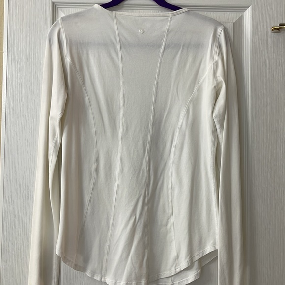 EUC- Lululemon top - Picture 2 of 3